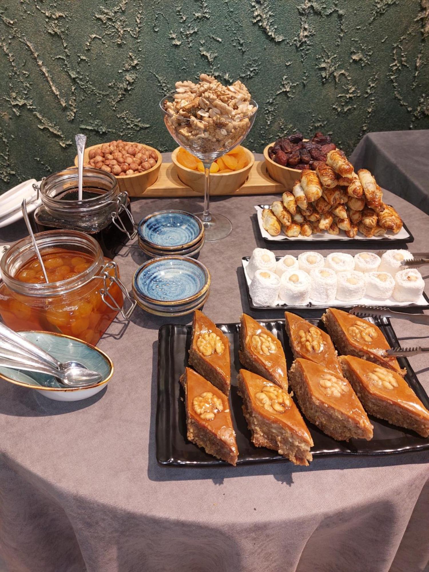 Home Boutique Hostel Baku Bagian luar foto